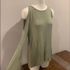 Green open shoulder long sleeve sweater